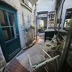 La Petite Blanche